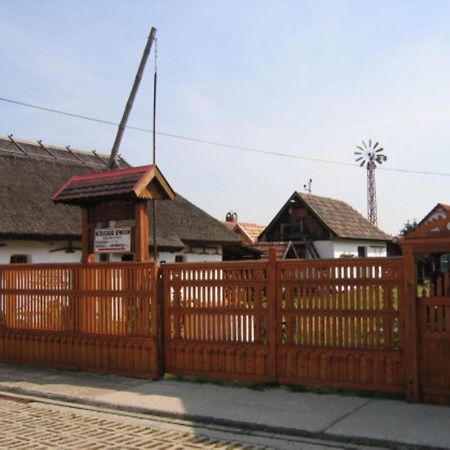 Bed and Breakfast Fenyo Panzio Mezőkövesd Exterior foto