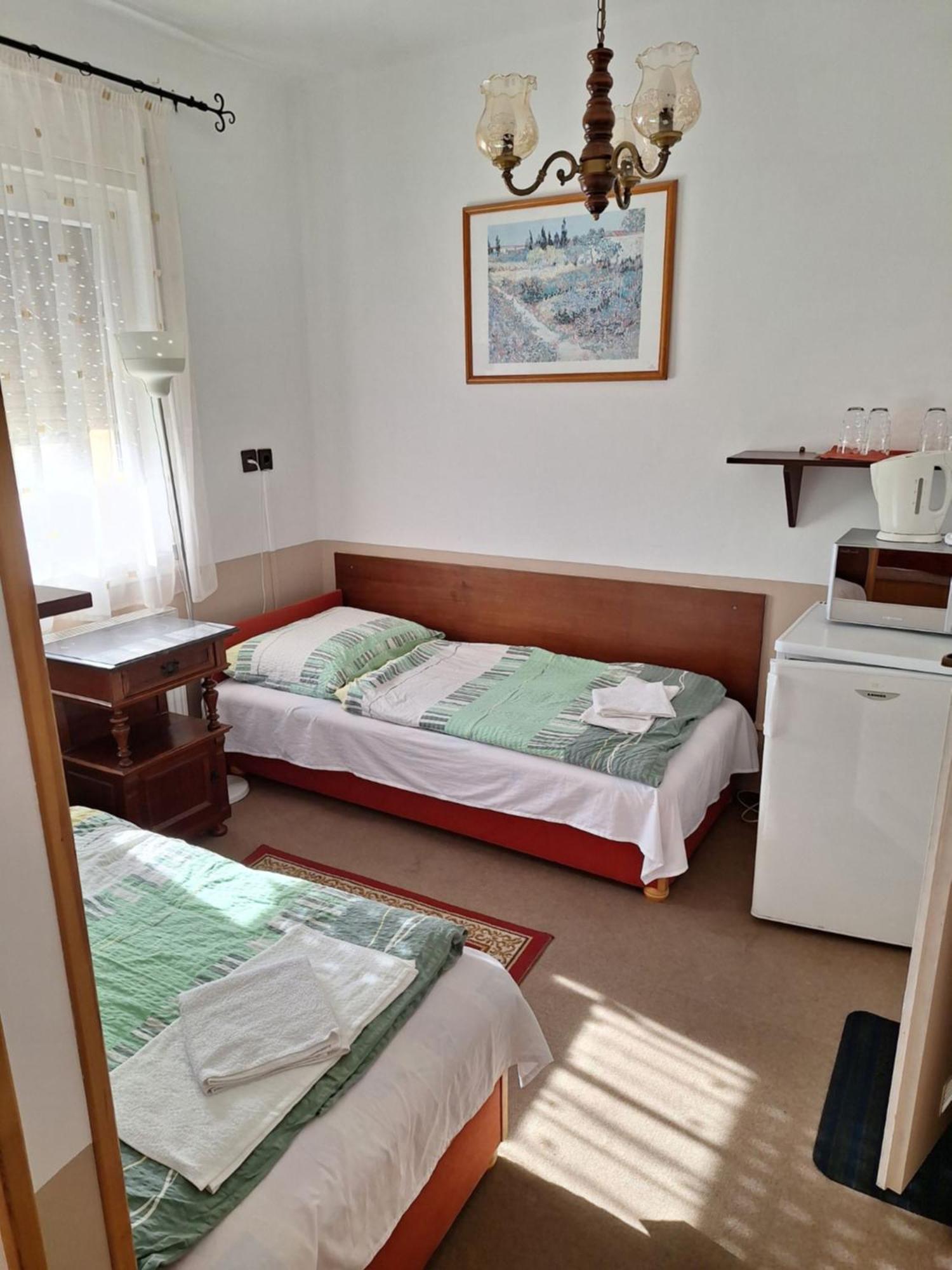 Bed and Breakfast Fenyo Panzio Mezőkövesd Exterior foto