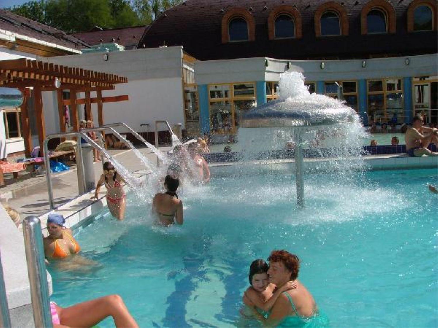 Bed and Breakfast Fenyo Panzio Mezőkövesd Exterior foto