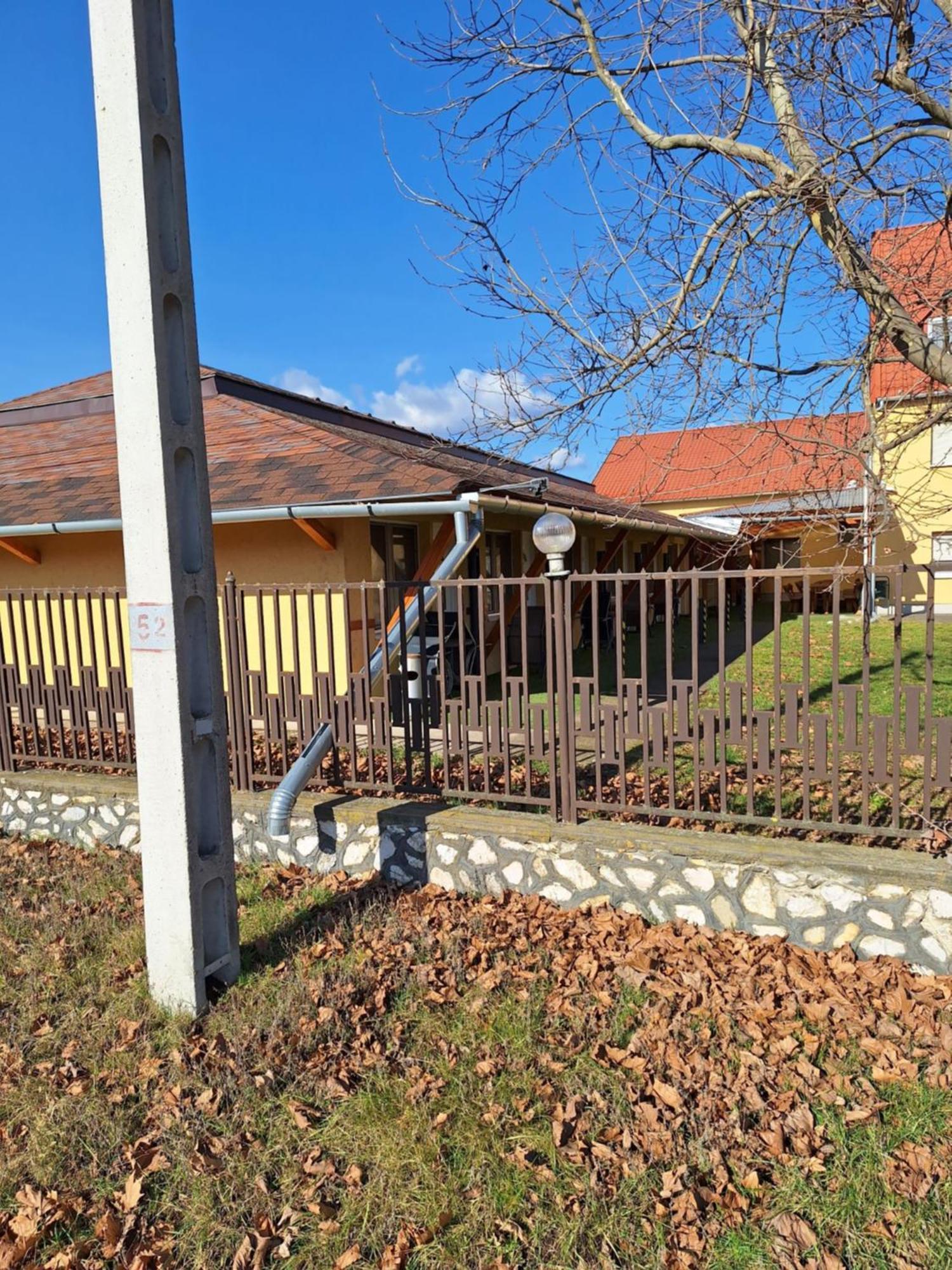 Bed and Breakfast Fenyo Panzio Mezőkövesd Exterior foto